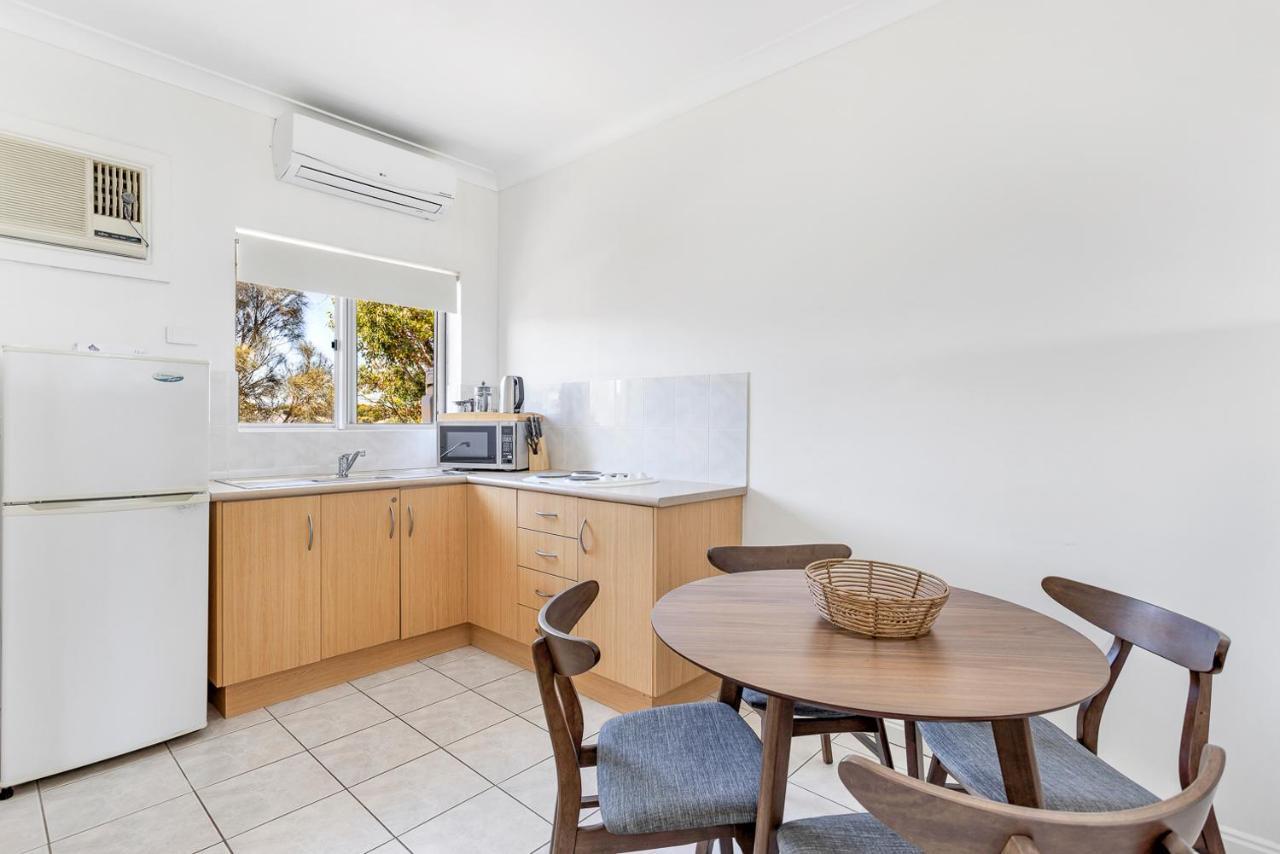 Coast Motel And Apartments Port Noarlunga Εξωτερικό φωτογραφία